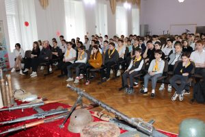 Серия уроков мужества и патриотических выставок прошли в СОШ № 30 города Астрахани